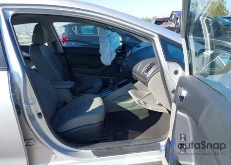 2016 Kia Forte Lx z USA, uszkodzony, nr VIN KNAFK4A67G5516462